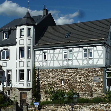 Apartments Im Chateau D'Esprit Hoehr-Grenzhausen Exterior photo